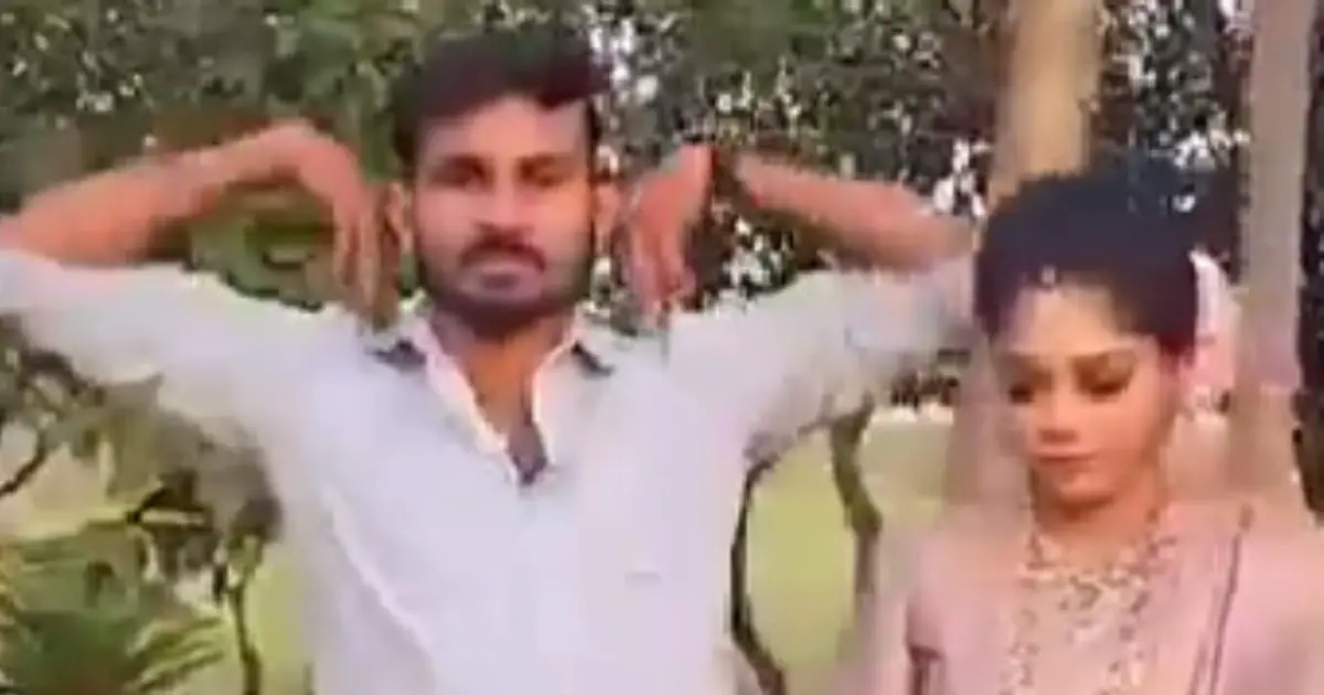 couple funny video during wedding photography